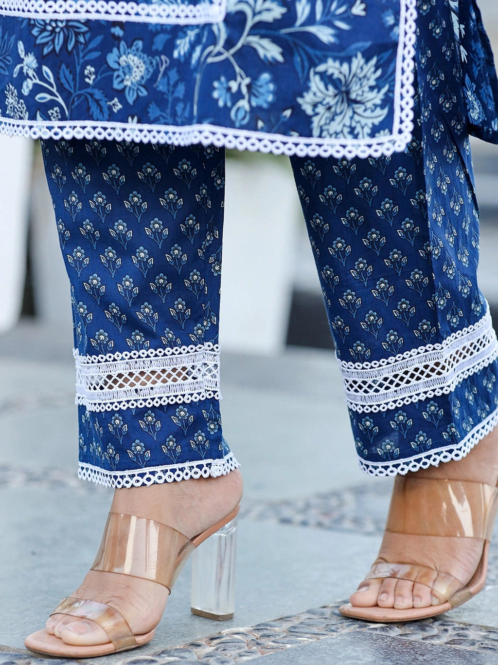 Blue pure Cotton kurta dupatta set with Thread Work detailing