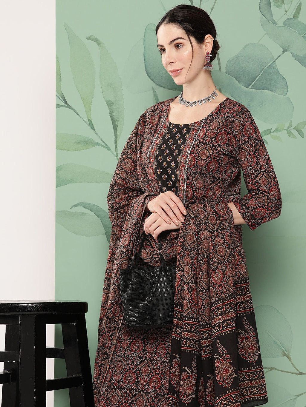 Women Black & Red Floral Printed Pure Cotton Kurta with Trousers & With Dupatta